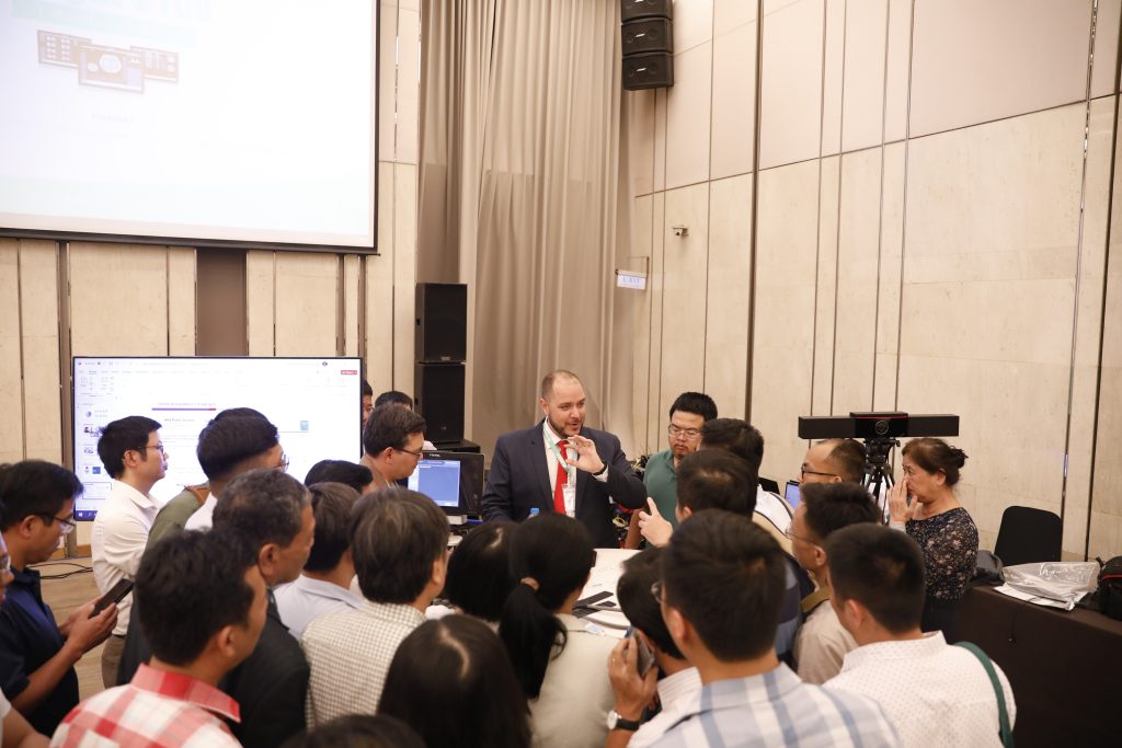Các nhóm tham gia thực hành EIT Monitoring - hình 4