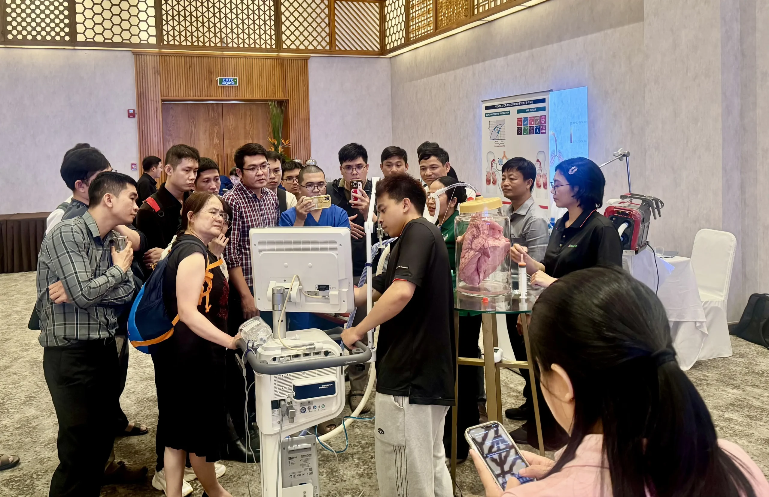 Gian hàng DMED tại TP.HCM — ảnh 11
