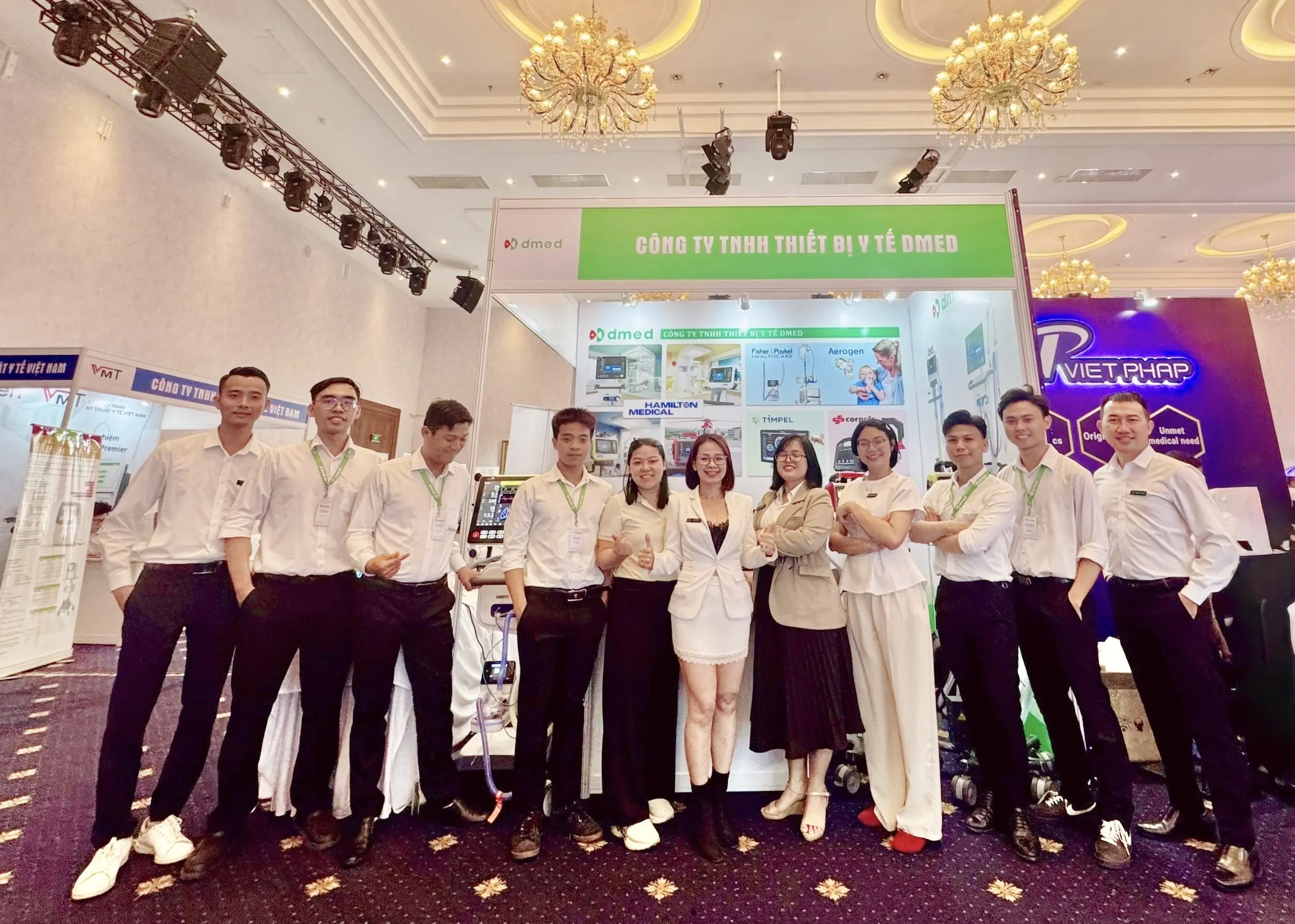 Khách tham quan tại booth DMED — hình 3