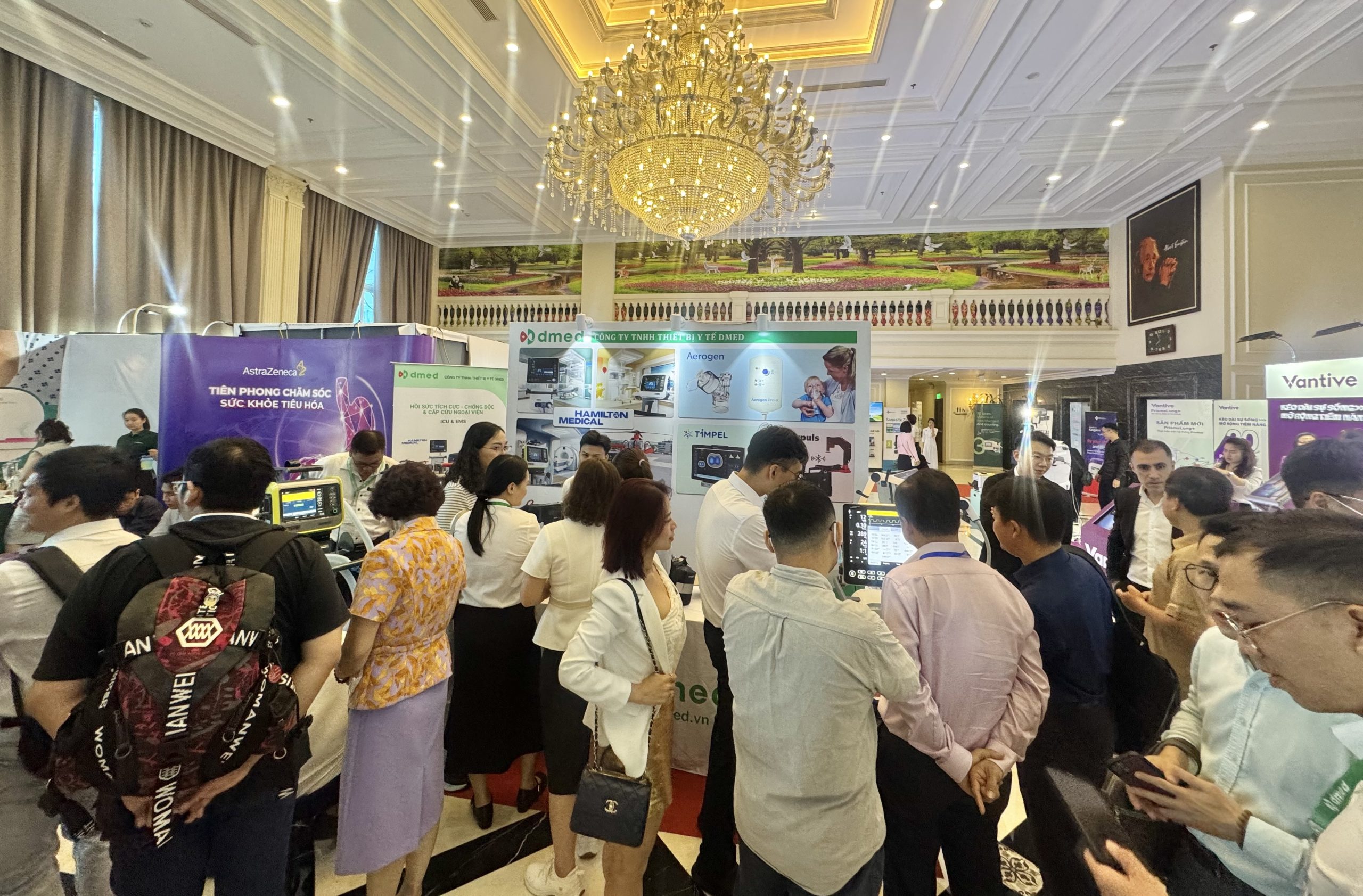 Gian hàng DMED (Hamilton Medical, Aerogen, Timpel, Corpuls) tại Hội nghị Quốc tế Y học Cấp cứu & Hồi sức 2025 — Ninh Bình