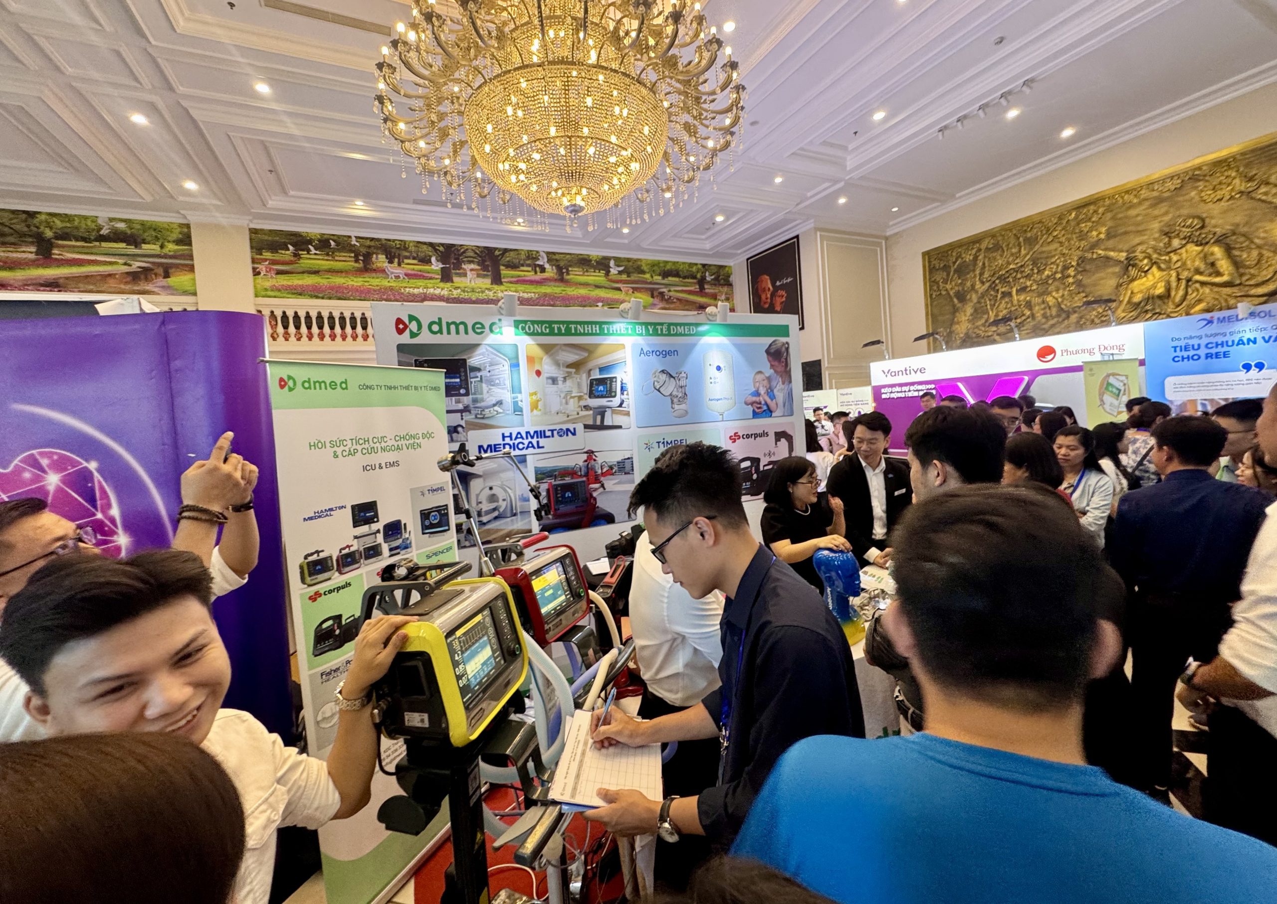 Giao lưu với đại biểu trong nước và quốc tế — hình 4